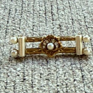 Vintage Antique Pearl, Rhinestones and gold plated brooch. Beautiful and Rare.